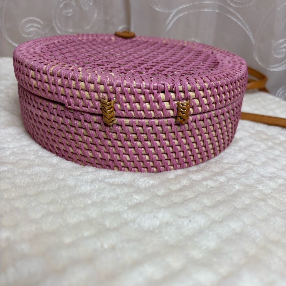 Atabali Rattan Vegan Round Crossbody Purse - Picture 13 of 15